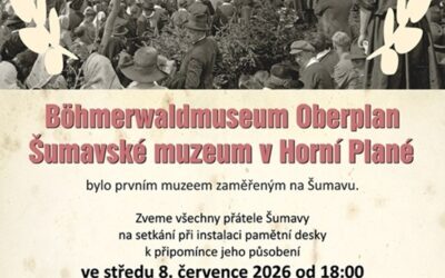 Instalace pamětní desky na budově bývalého Šumavského muzea v Horní Plané